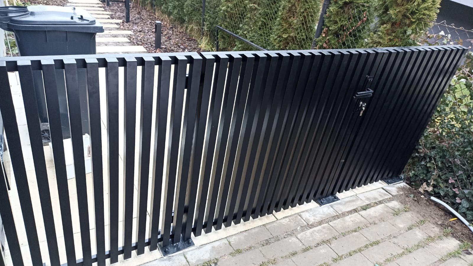 Branka s plotem "Cube"